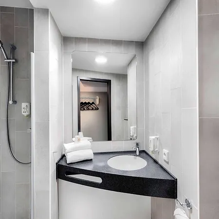 Отель Hannover-lahe 3*