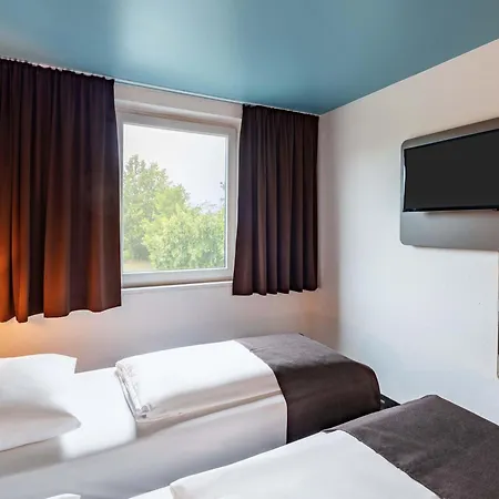 Отель Hannover-lahe 3*
